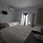 Nocleg ze śniadaniem Locazione Turistica Domus Re