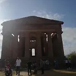 Alojamento de Acomodação e Pequeno-almoço Locazione Turistica Domus Re Agrigento