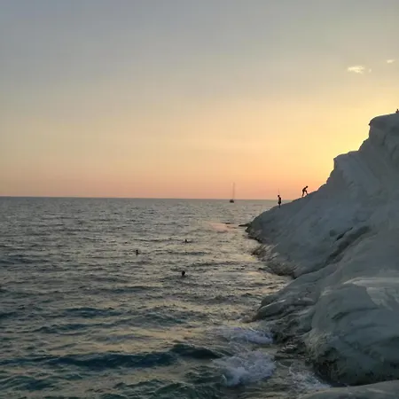 Locazione Turistica Domus Re ベッド・アンド・ブレックファスト アグリジェント